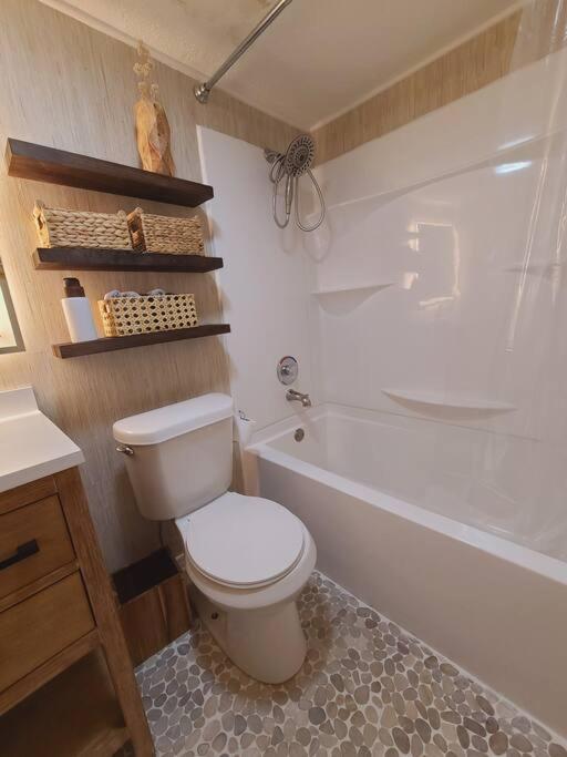 Centrally Located In Rogers And Bentonville! -Private Rooms מראה חיצוני תמונה
