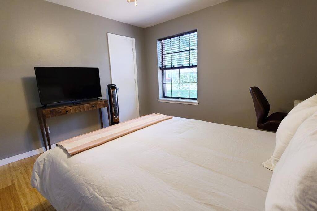 Centrally Located In Rogers And Bentonville! -Private Rooms מראה חיצוני תמונה