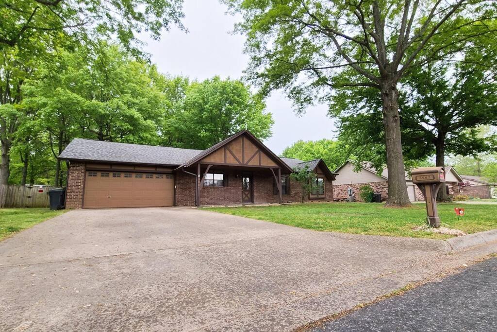 Centrally Located In Rogers And Bentonville! -Private Rooms מראה חיצוני תמונה
