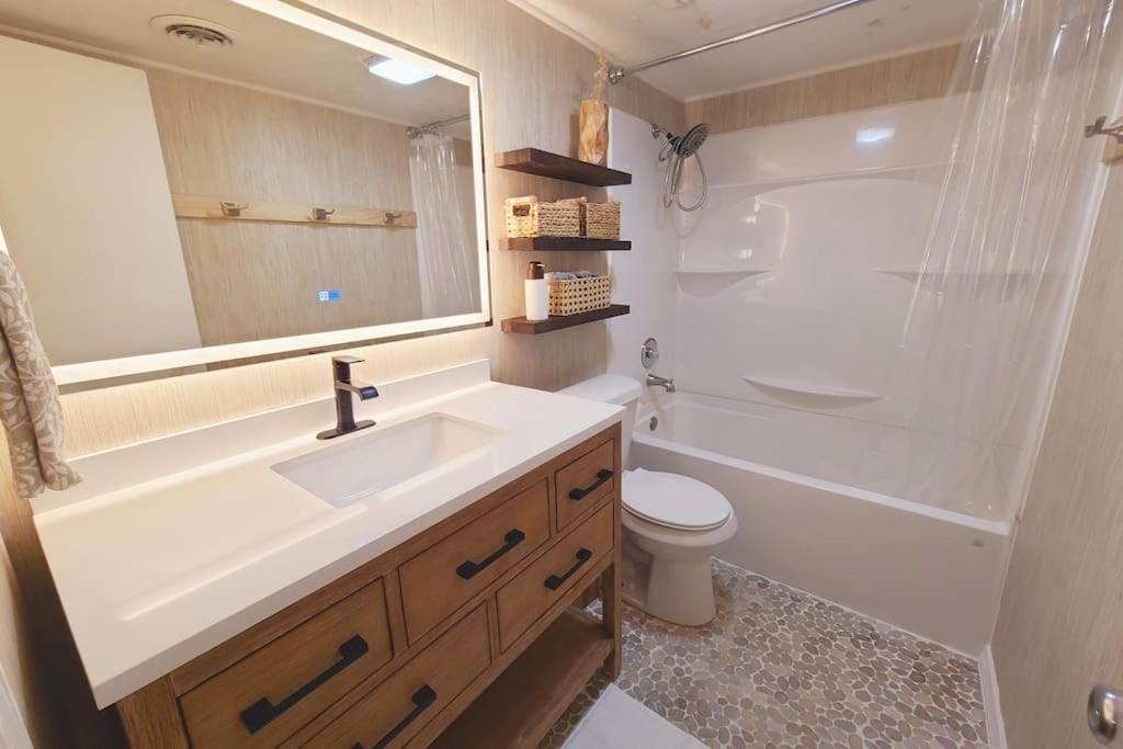 Centrally Located In Rogers And Bentonville! -Private Rooms מראה חיצוני תמונה